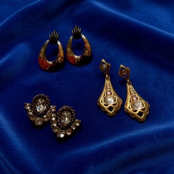 Earring lot Elegant Gold tone , crystal and enamel Earrings Set of 3 NWOT - Picture 8 of 10
